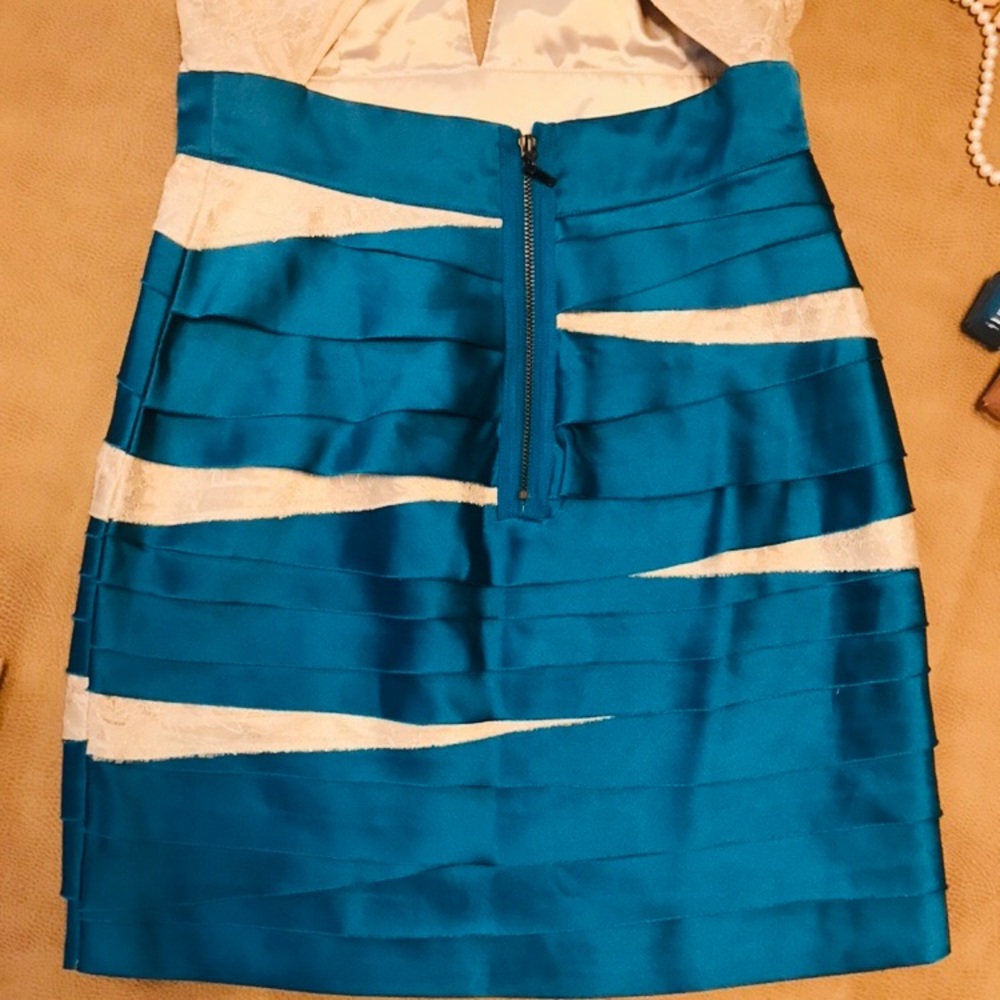 Bebe Ribbon & Lace Low cut dress EUC - Picture 6 of 7
